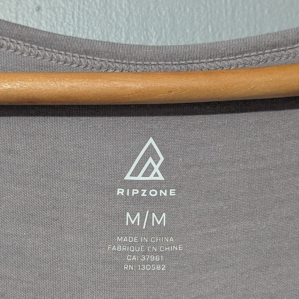 4/$10 ✨ Ripzone Gray Women's Medium T-shirt - Picture 3 of 6
